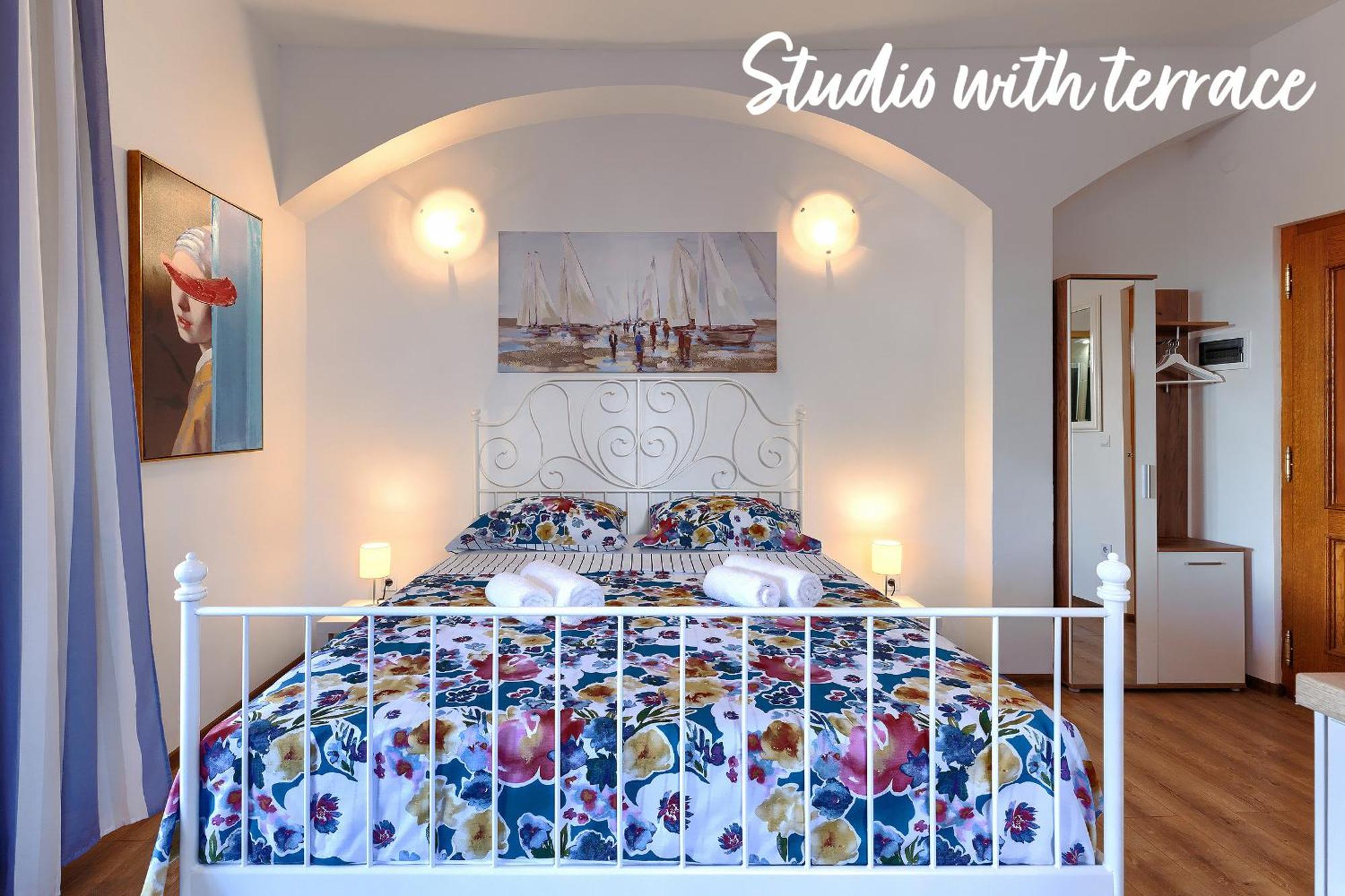 Studios Notte Sul Porto Rovinj Exterior foto