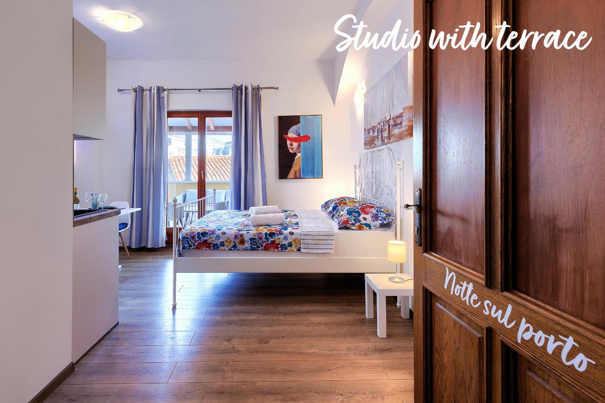 Studios Notte Sul Porto Rovinj Exterior foto