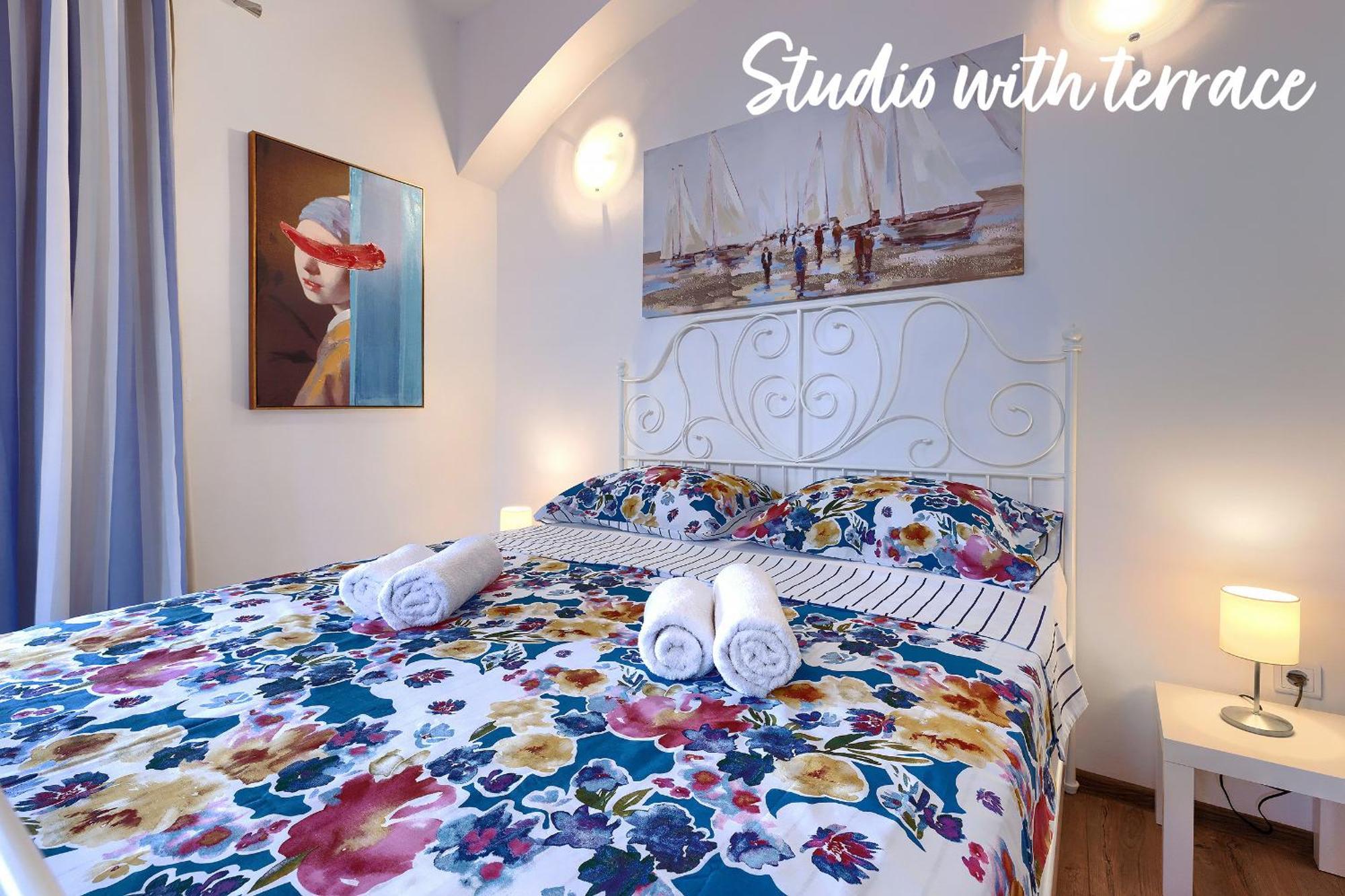 Studios Notte Sul Porto Rovinj Exterior foto