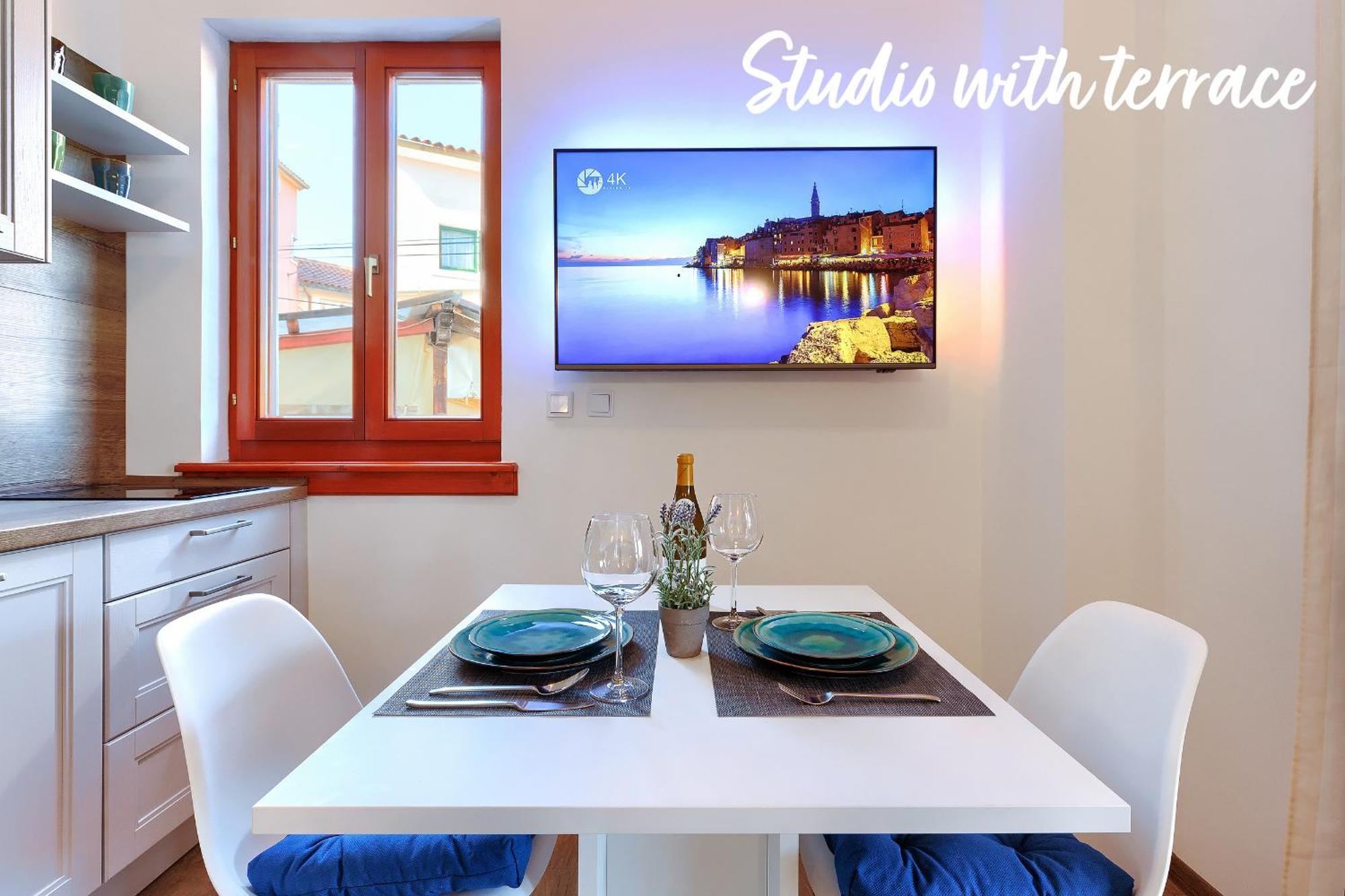 Studios Notte Sul Porto Rovinj Exterior foto